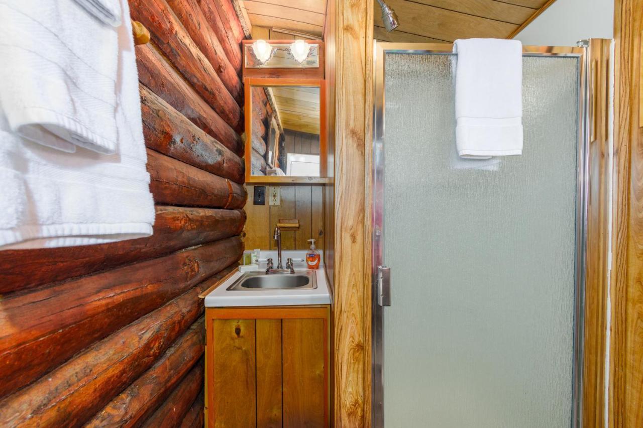 Alpine Meadows Log Cabin Girdwood Exteriör bild