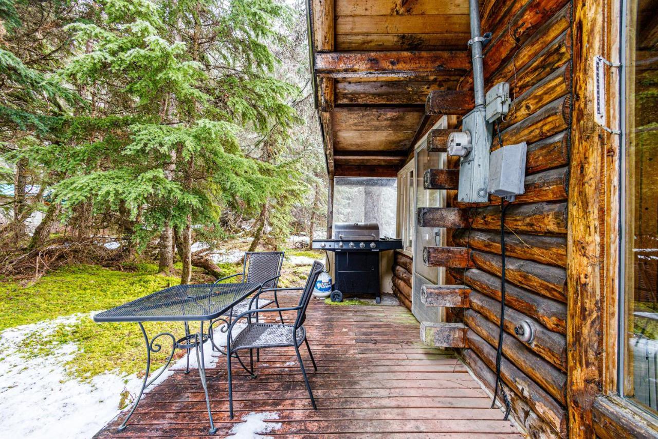 Alpine Meadows Log Cabin Girdwood Exteriör bild